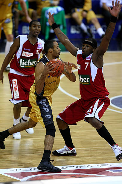 对手更多的 对手更多的